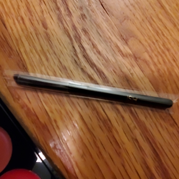 ISH lip statement palette - Picture 3 of 3